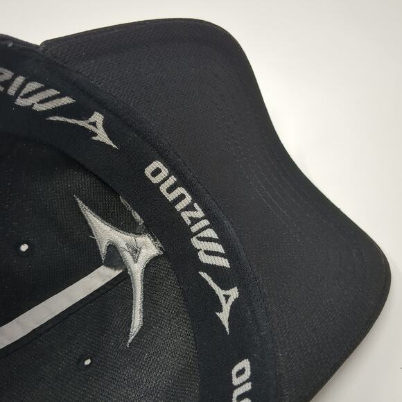Mizuno Fitted Baseball Hat Black Large Solid Embroidered Vent Holes - Picture 8 of 9